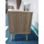 Table de chevet avec porte H 22,16 po - avec pieds en bois massif, chambre à coucher en chêne séduisant et tablette ouverte