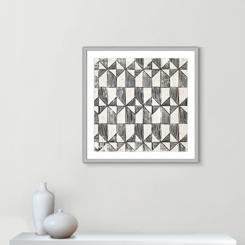 «White Art Deco I» par Aimee Wilson, L 27,5 po x H 27,5 po, Imprimé mat, Argent mat