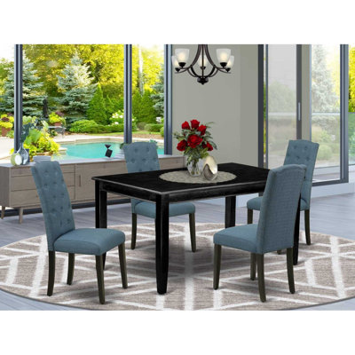 L'ensemble 5 pièces de table et chaises de cuisine comprend une table de salle à manger rectangulaire et 4 chaises rembourrées en tissu bleu minéral, noir