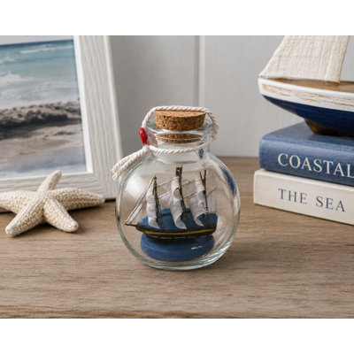 Figurine Mini bateau dans une bouteille