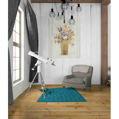 «Wild Flowers in Vase II on Barn Board» par Cheri Blum, art mural sur toile