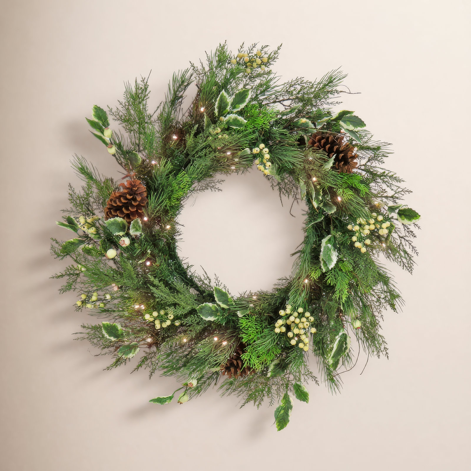 28" Pre-Lit Holly And Berry Wreath