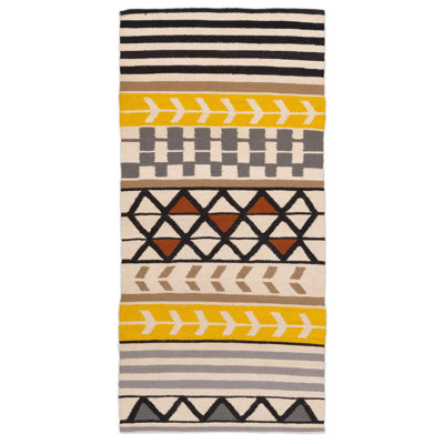 Tapis jaune à flèches jaunes