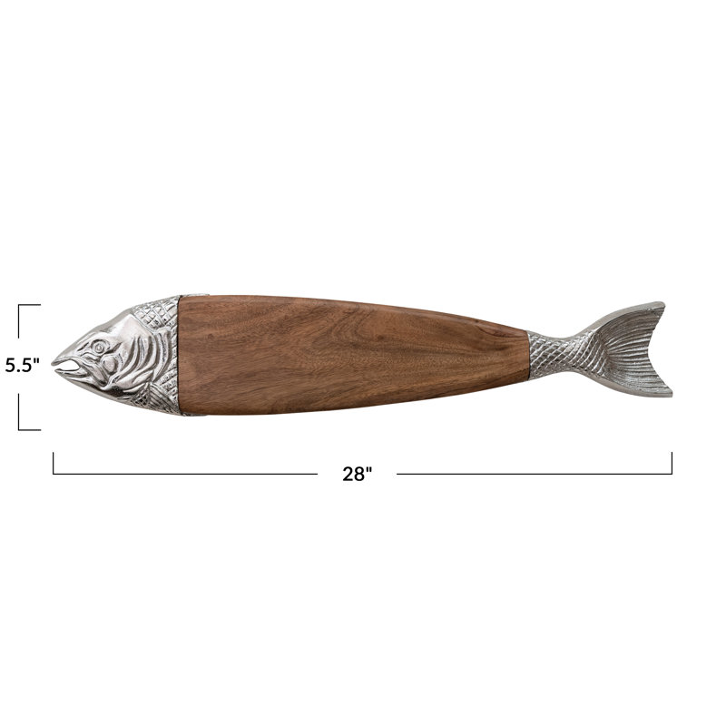 Bois d'acacia en forme de poisson et plateau de service en aluminium et fromage