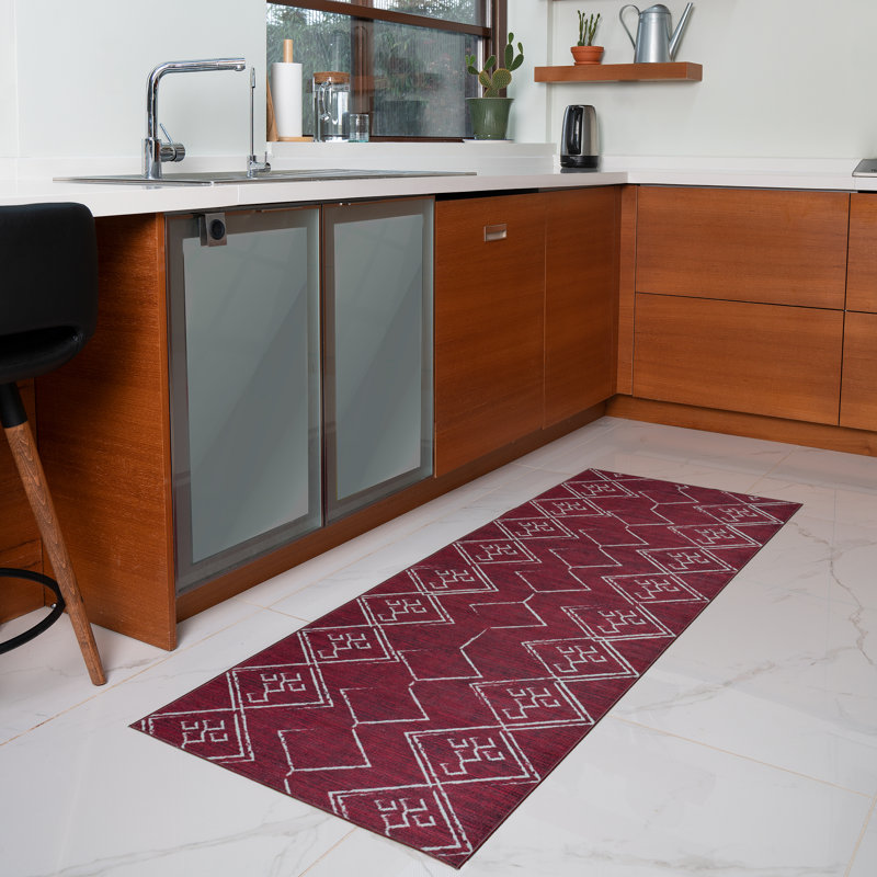 Washable Geometric Indoor Rug, Runner 2'2'' x 6'