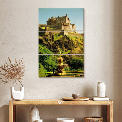 Nicci Cliffside Château d'Édimbourg