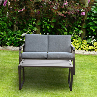 Métal sophistiqué et teinte champignon pour une touche d'élégance