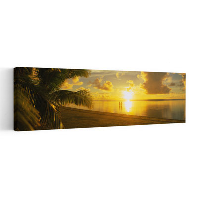 Silhouette d'un couple debout sur la plage, Aitutaki, Îles Cook, Polynésie française, paisible, palmier abstrait, art mural nature