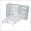 Lit escamotable simple avec tablettes de chevet et garde-robe