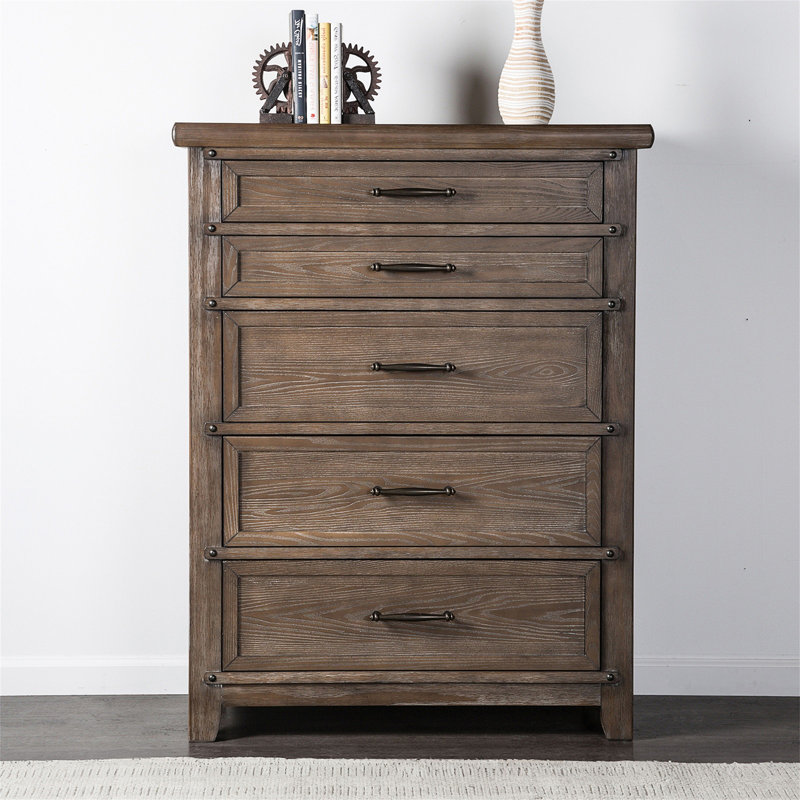 Mobilier de chambre à coucher à panneau à 5 tiroirs de style transitionnel avec finition brune et commode à 1 tiroir