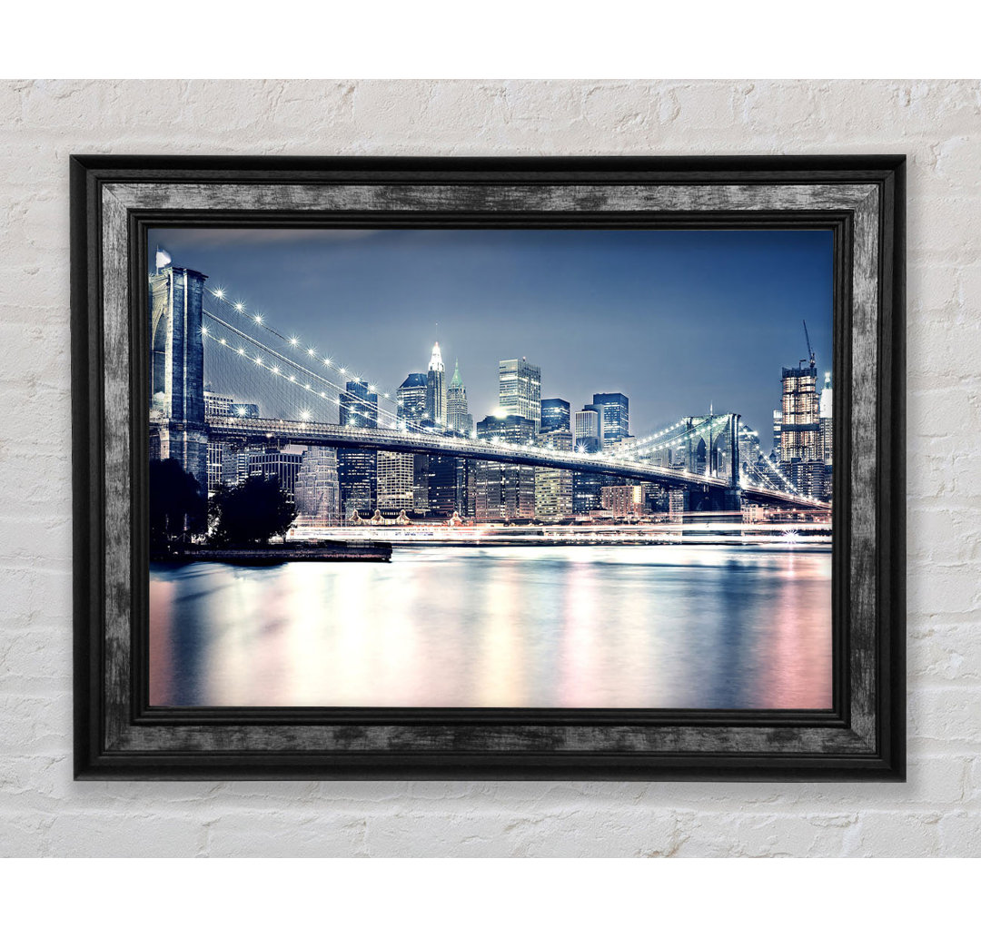 Brooklyn Bridge bei Nacht Pink Waters - Bilderrahmen Kunstdrucke