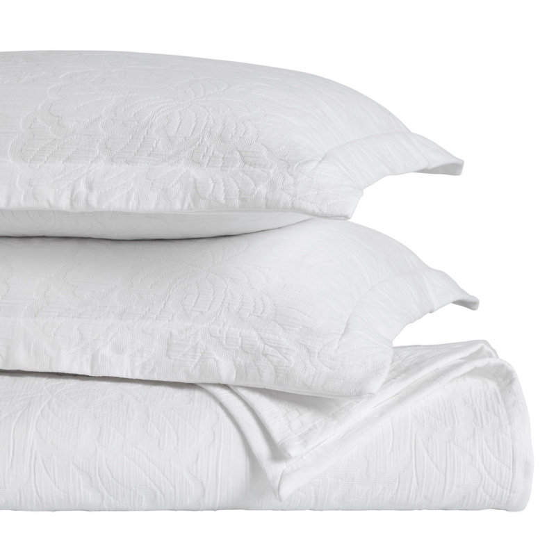 Hibiscus 100% Cotton Dual-Tone Matelassé Floral Bedspread Set , Queen + 2 Shams, White