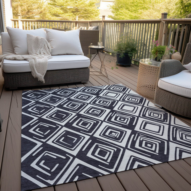 Malek Washable Geometric Indoor / Outdoor Rug
