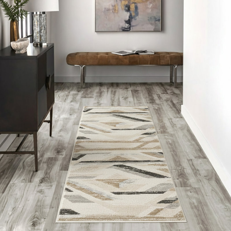 Tapis turc moderne à motif géométrique tissé à la machine en noir / beige / gris, Tapis de couloir 2 pi 8 po x 12 pi