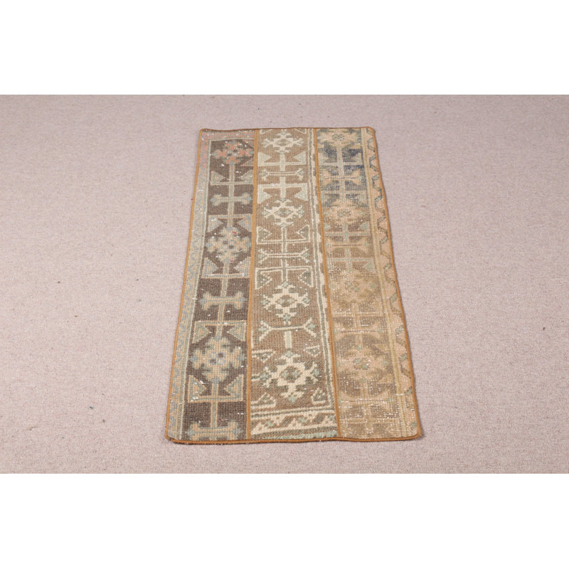 Petits tapis faits à la main en patchwork antique turc en laine brune pour une esthétique bohémienne décorative abstraite dans la maison