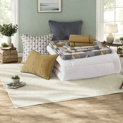 Luxurious Oversized Gold King Bedding Sets, Polyester Jacquard, Mid-century Style, All-season Comfort