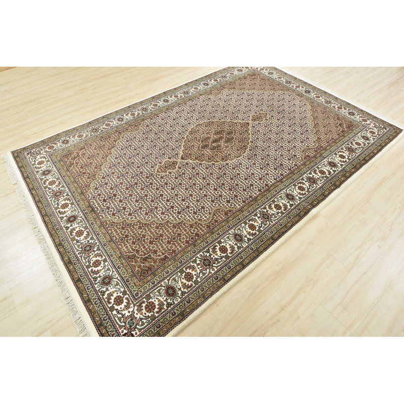 Tapis Neilan Fine Tabriz Mahi 6 pi x 9 pi 1 po