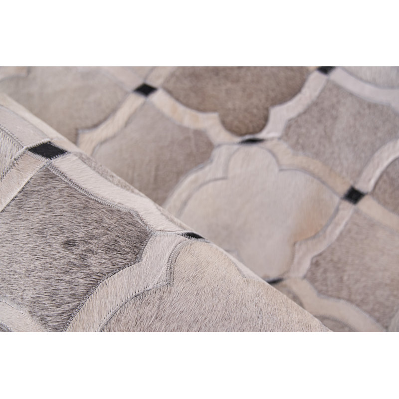Natural Hide Geometric Handmade Cowhide Beige/Ivory/Dark Gray Area Rug, Rectangle 9'6" x 13'6"