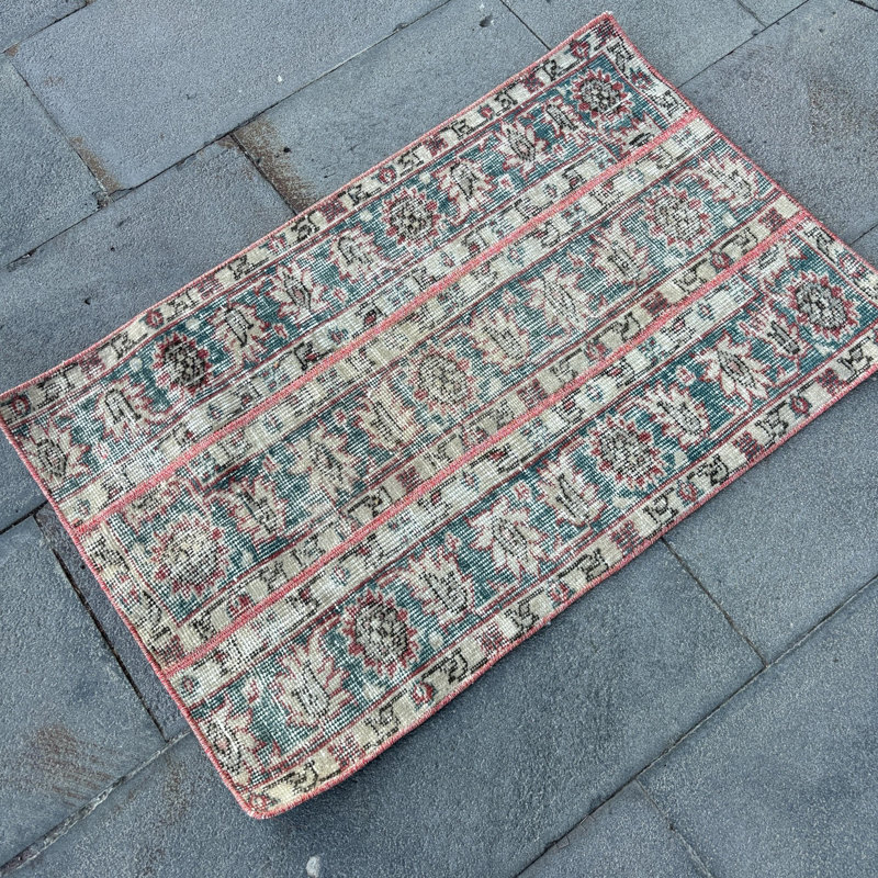 Handcrafted Floral Patterned Turkish Rug with Vintage Bohemian Decor for Indoor Use