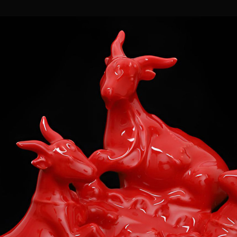 Ornement de table en céramique «Three Goats Apping Prosperity», Rouge
