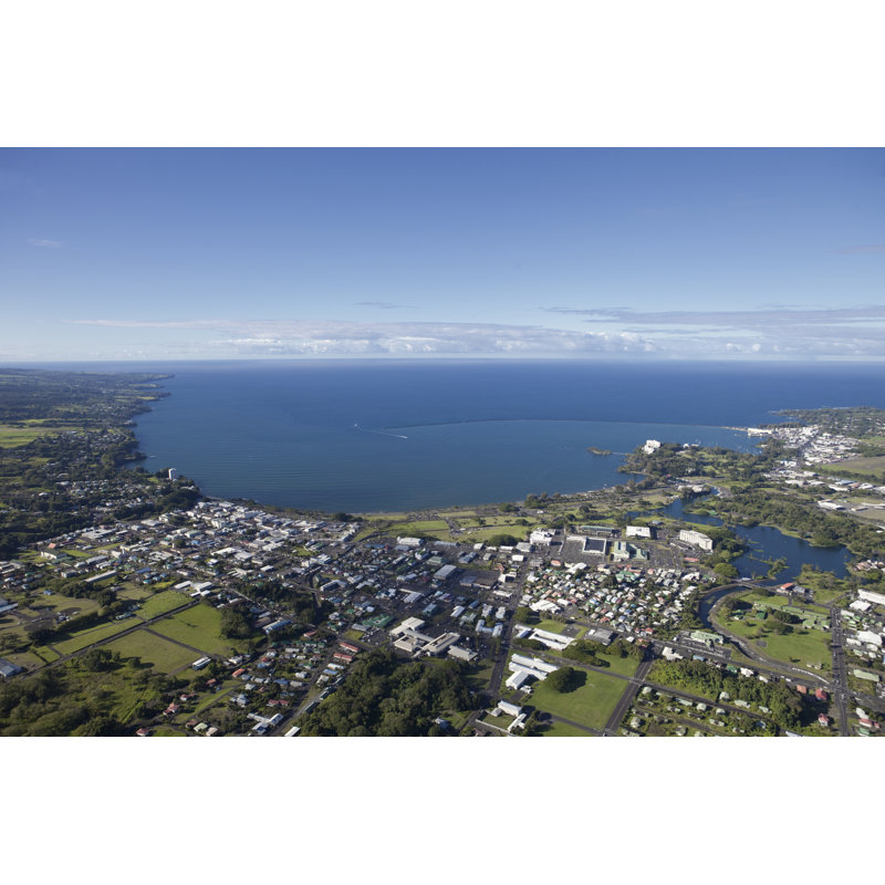Vue aérienne de Hilo, Hawaï, par Steinpoto, H 12 po x l 18 po