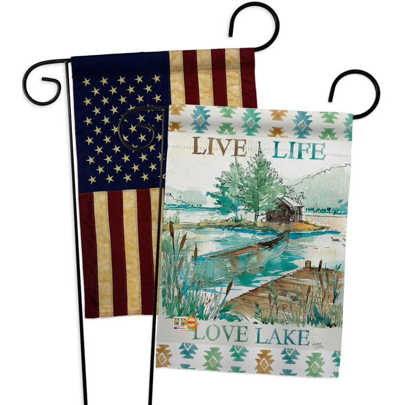 Drapeau de jardin en polyester 19 x 13 po Live Life Lake