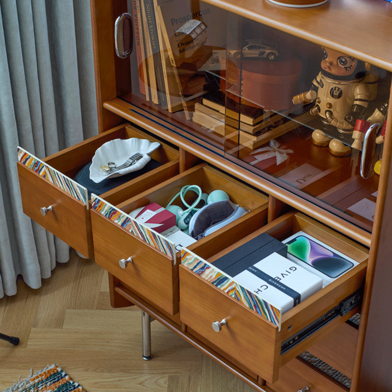 Armoire d'appoint moderne et antique