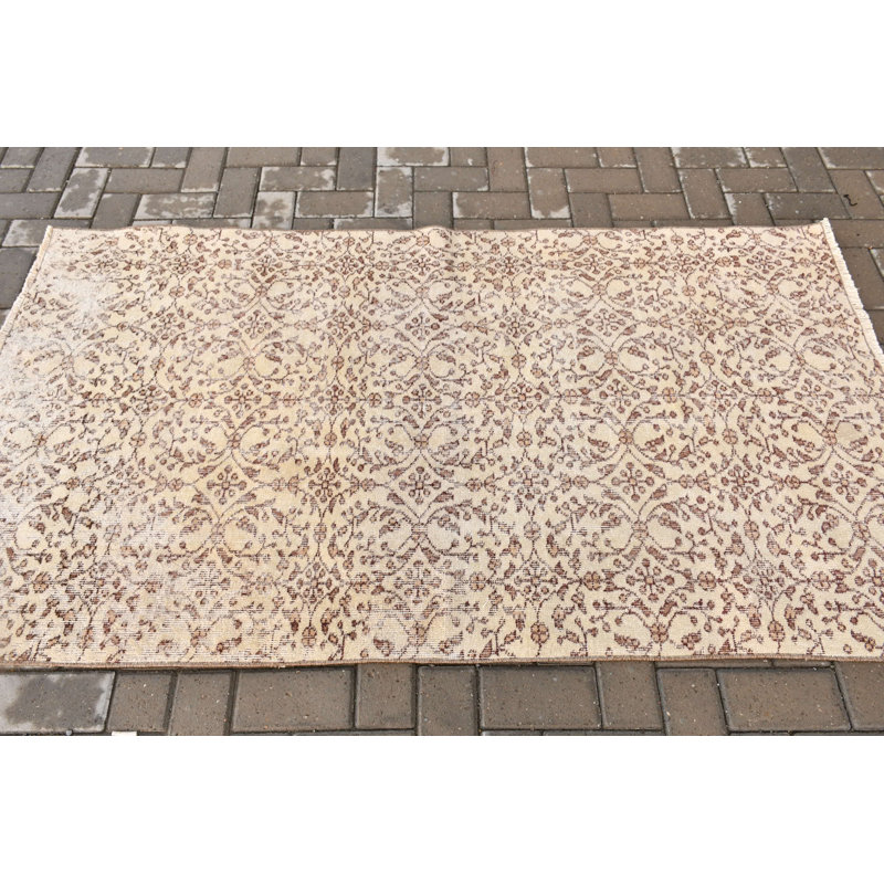 Tapis turc antique tissé à la main en beige pour une entrée de style rétro
