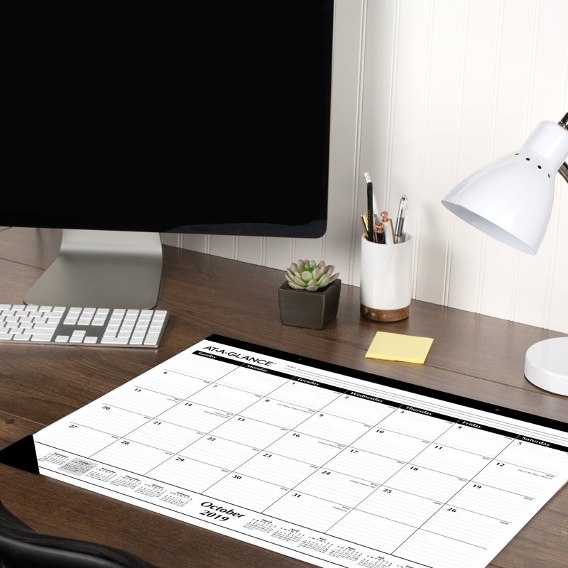 Tapis de bureau de 16 mois
