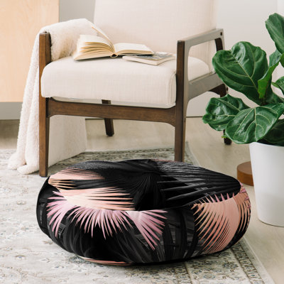 Housse de coussin ronde à motif corail minuit iveta abolina