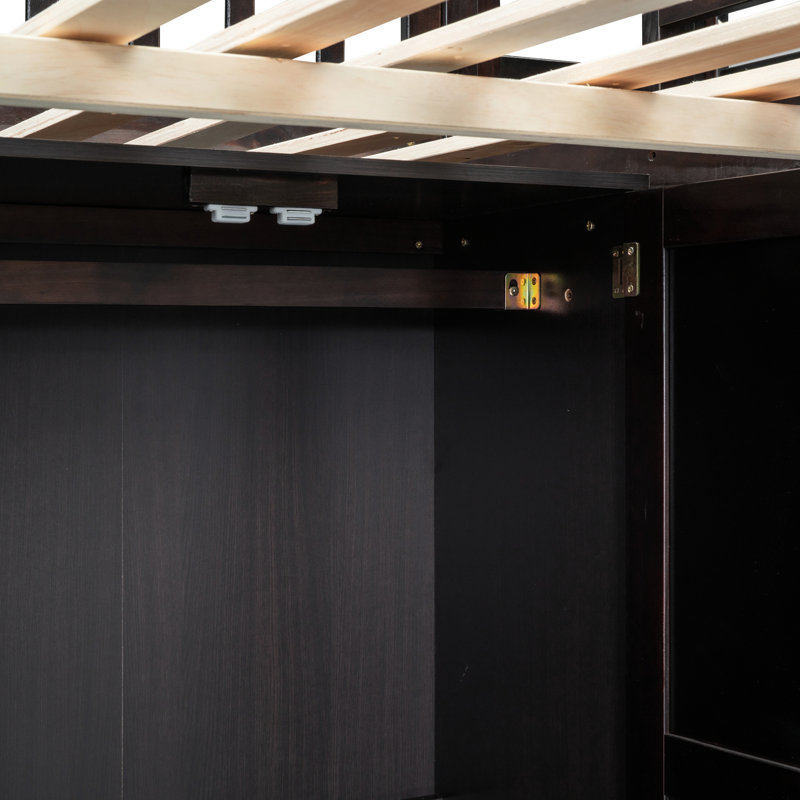 Lit mezzanine double avec éléments complets. Bibliothèque, tiroirs, bureau et garde-robe. Fabrication en bois de pin massif pour la durabilité. Conception inspirée de la maisonnette. Clôture en forme. L 94,4 po x l 57 po x H 72 po