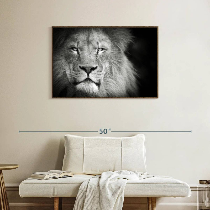 Portrait de lion, 37 po x 25 po, Cadre flottant en noyer
