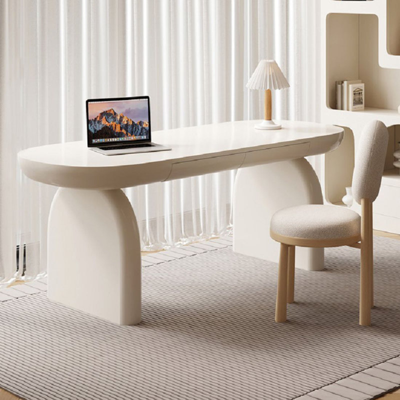 Bureau d'écriture français de style crème avec tiroirs, H 29,13 po x l 55,12 po x P 27,56 po