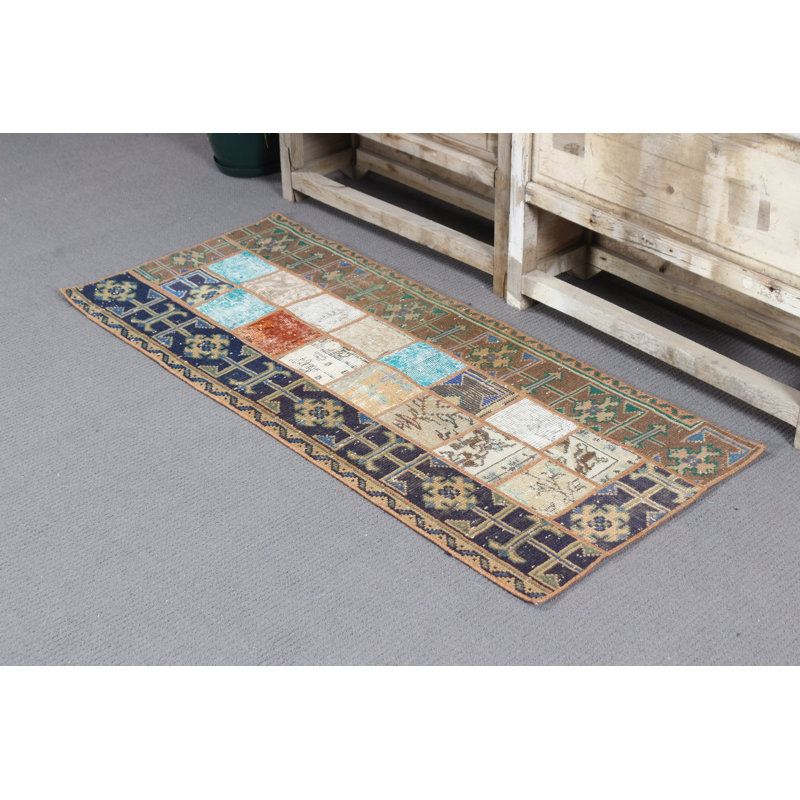 Tapis de couloir en patchwork turc fabriqué à la main dans un style bohème vibrant pour une décoration intérieure élégante