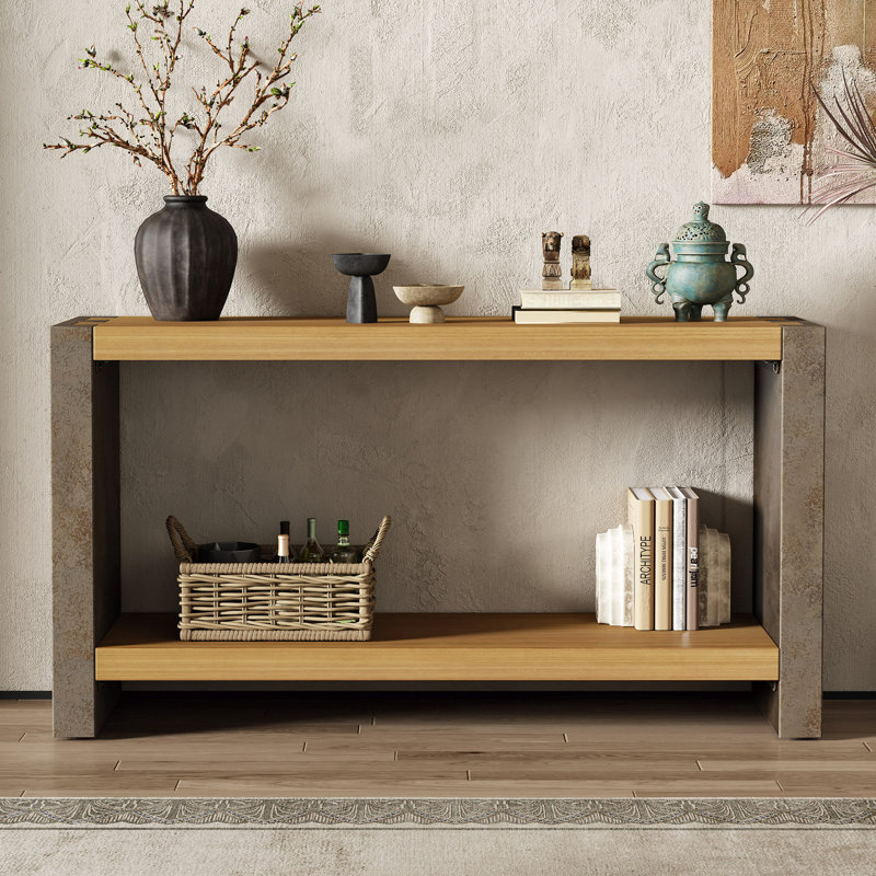 Console rétro avec menuiserie à queue d'aronde et placage de bois vieilli