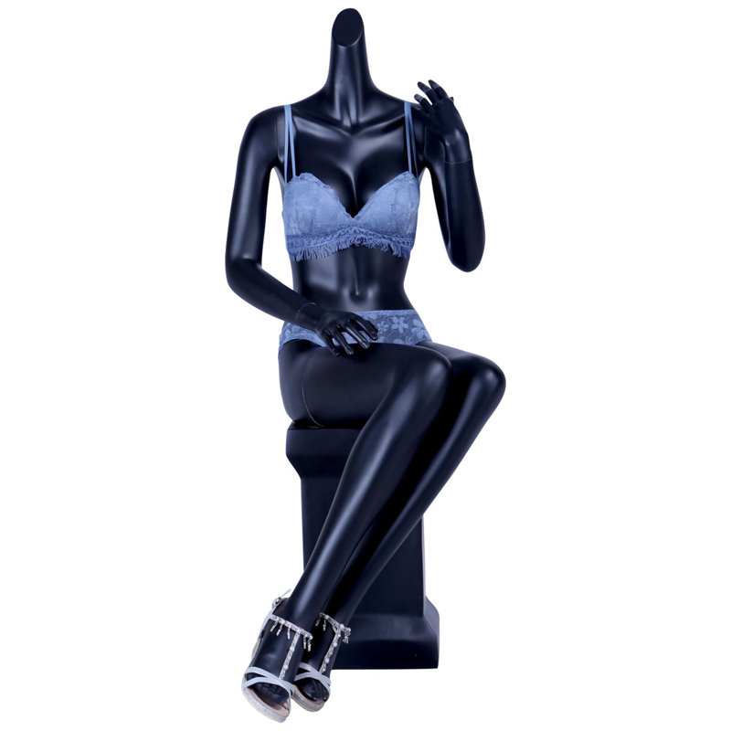 Iciar People Statue