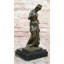 Vénus nue déesse de la beauté avec Cupidon - statue en bronze sur base de marbre