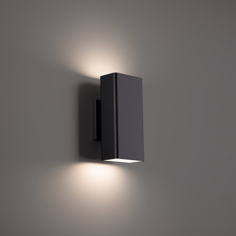 Edgey LED Wall Light, 3000K, Black