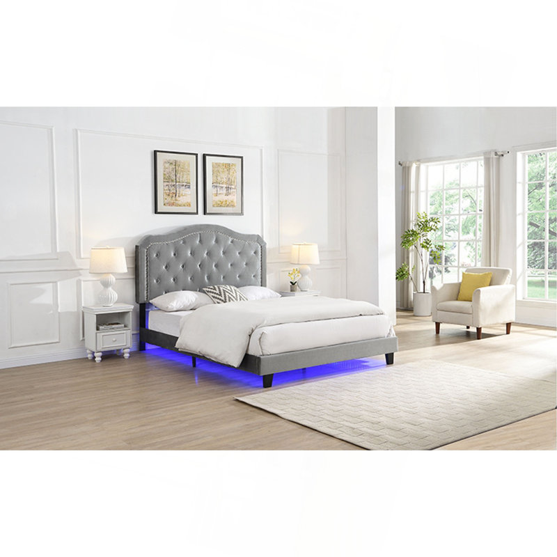 Bouton de lit rembourré capitonné avec un design incurvé - Support de lattes en bois robuste - Assemblage facile - Velours gris clair - Avec lit plateforme à DEL - Grand