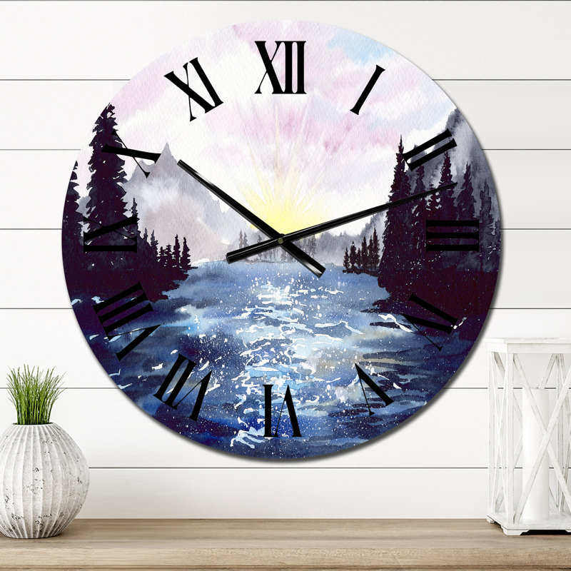 Paysage de montagne avec forêt de sapins hauts - horloge murale traditionnelle, Petit