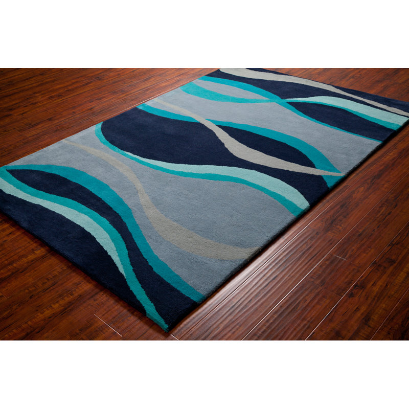 Tapis abstrait en laine à motif abstrait bleu, bleu marine, gris et argenté touffeté à la main Ailey, 5 pi x 7 pi 6 po