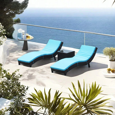 Eco-Friendly Outdoor Wicker Chaise Lounge