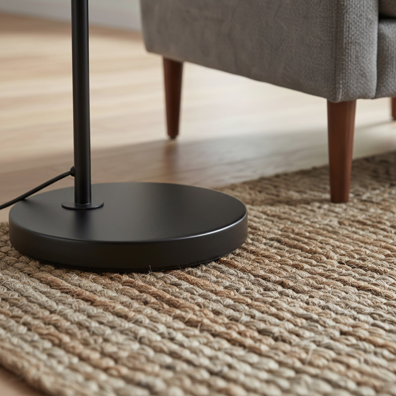 Lampe sur pied noire avec table en bois intégrée et interrupteur rotatif