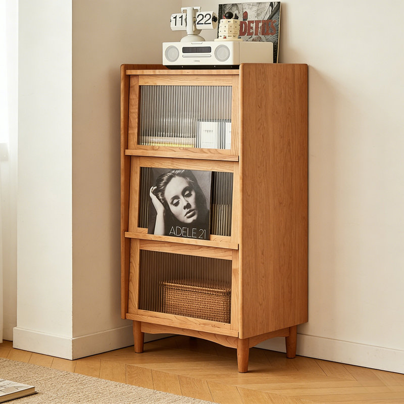 Buffet décoratif trois portes, H 51,57 po x l 31,5 po x P 15,75 po