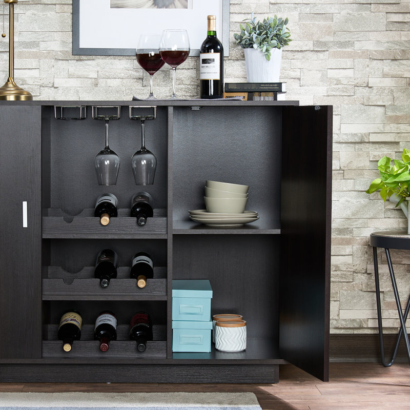 Service à vin rectangulaire avec espace pour les verres à pied et les armoires à bouteilles