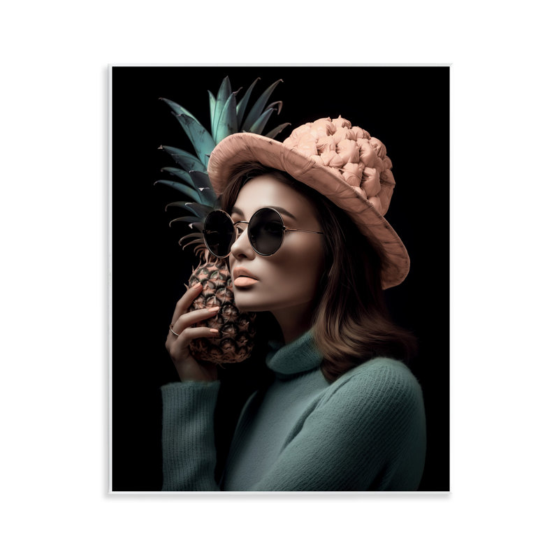 «Chic Girl with Ananas», art mural sur bois par Ziwei Li