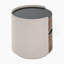 Table d'appoint ronde italienne à double rangement avec esthétique moderne et rangement intelligent, idéale pour rehausser la décoration intérieure