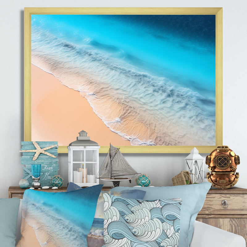 Vagues tropicales vue aérienne IV - plage et océan, art mural, Cadre doré à coins fermés, H 24 po x l 32 po x P 1 po