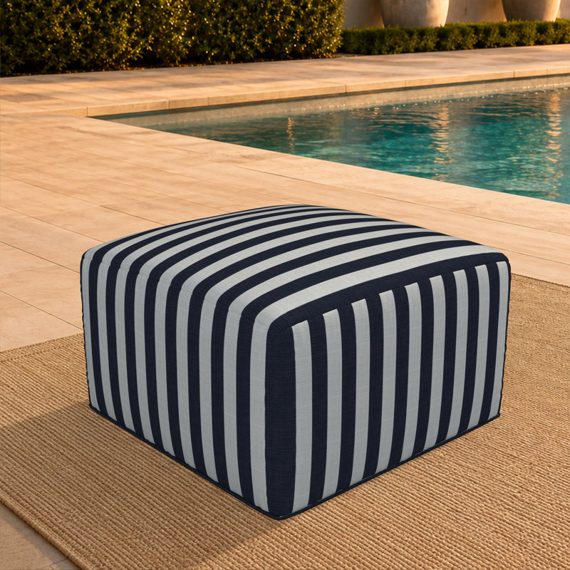 Repose-pieds rembourré Praia Sunbrella, H 16 po x l 29 po x P 29 po, Sunbrella® rayé à brume expressive