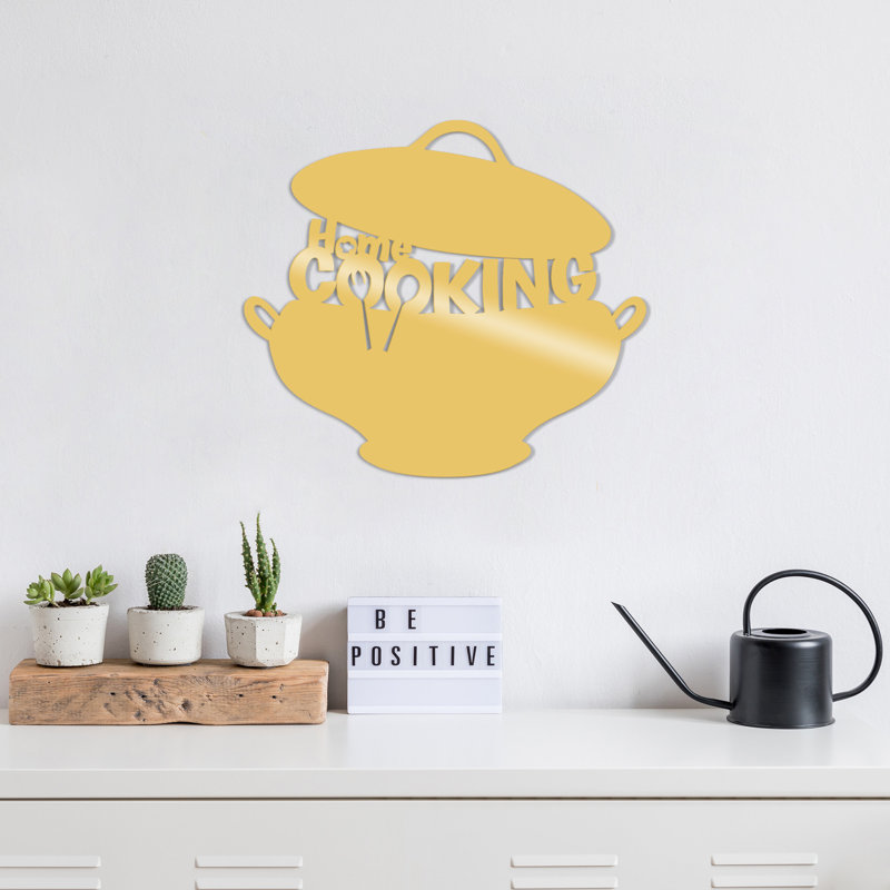 Wall Decor on Metal, Gold